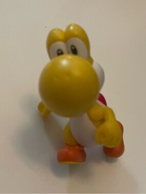 Super Mario Bros Yoshi yellow  Action Figure Toy Collectible Play Figure